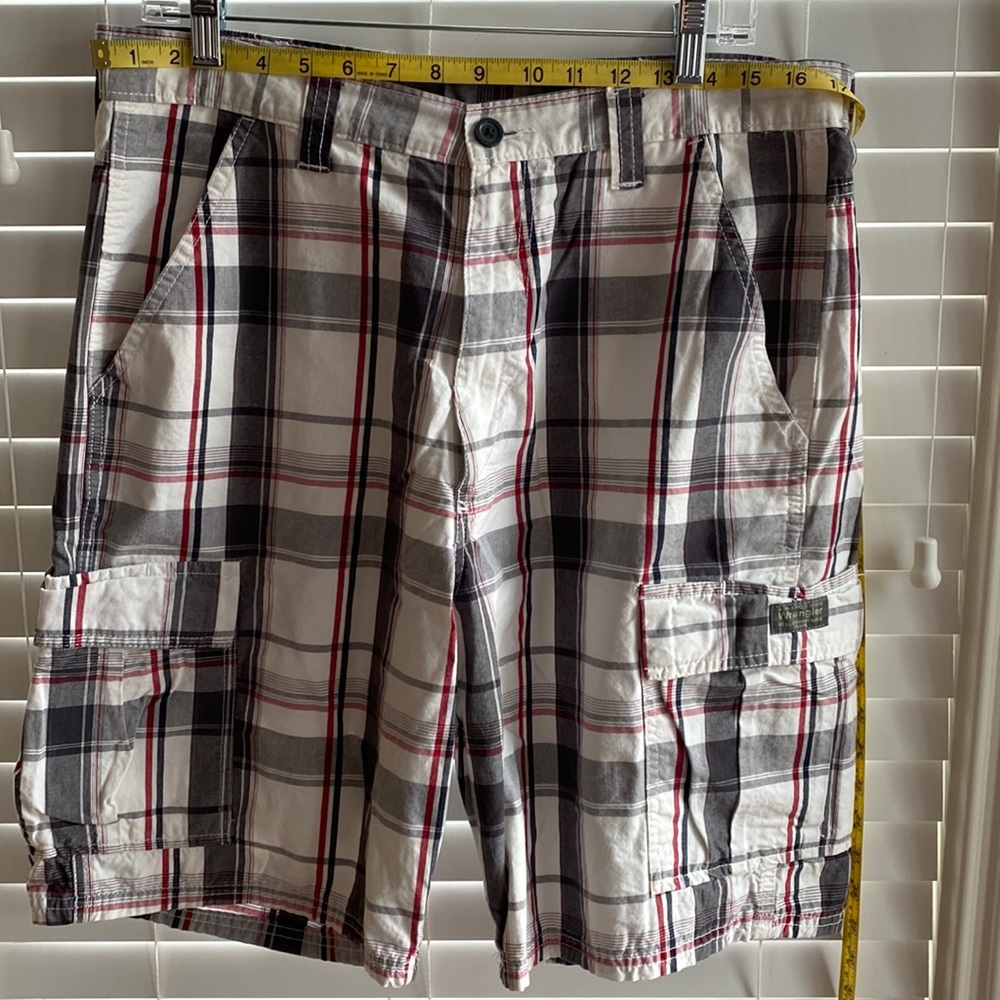Men’s Plaid Wrangler Shorts